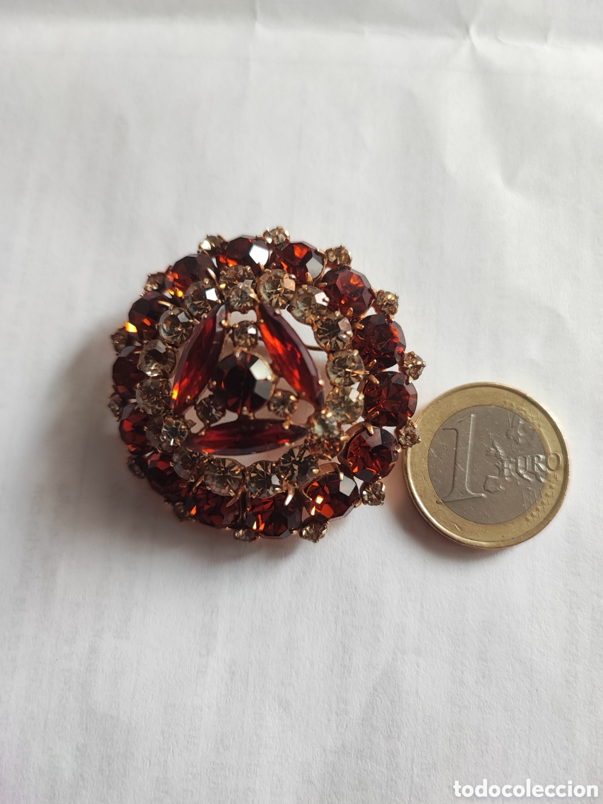 Joyeria: Broche de metal dorado y cristales. - Foto 2