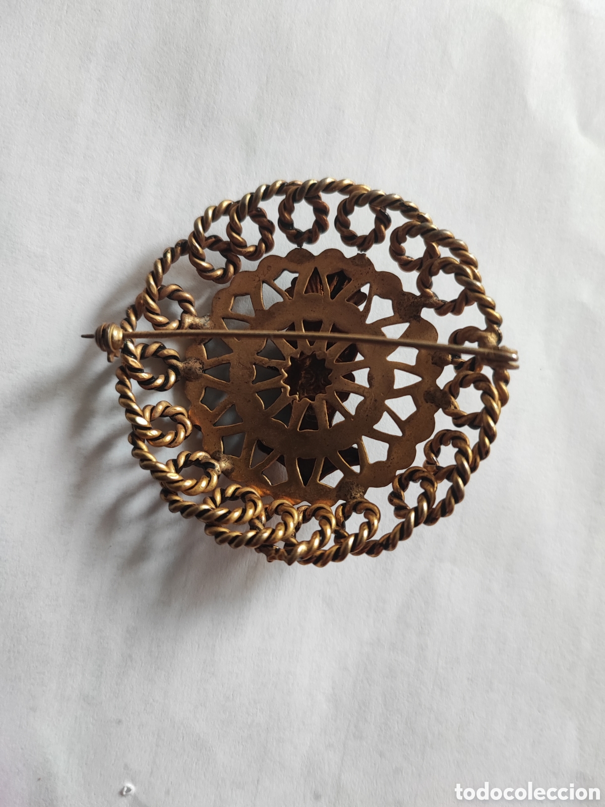 Joyeria: Antiguo broche, metal dorado - Foto 2