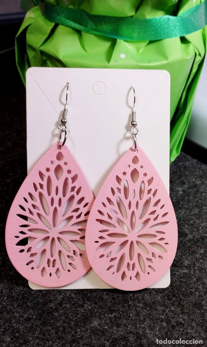 Joyeria: Pendientes largos de madera color rosa dulce, Nuevos - Foto 2