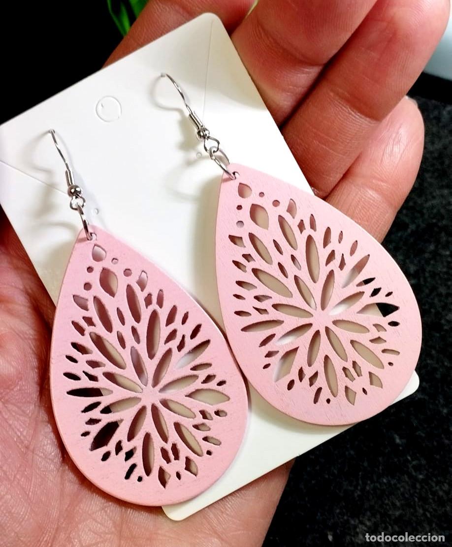 Joyeria: Pendientes largos de madera color rosa dulce, Nuevos - Foto 1