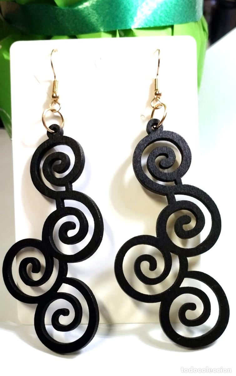 Joyeria: Pendientes bohemios largos de madera color negro, Nuevos - Foto 3
