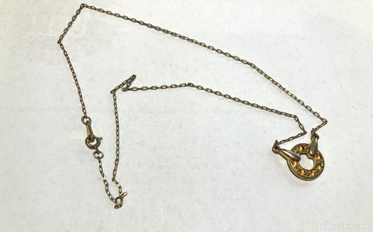 Joyeria: Colgante dorado tipo Dior, con cadena. - Foto 1