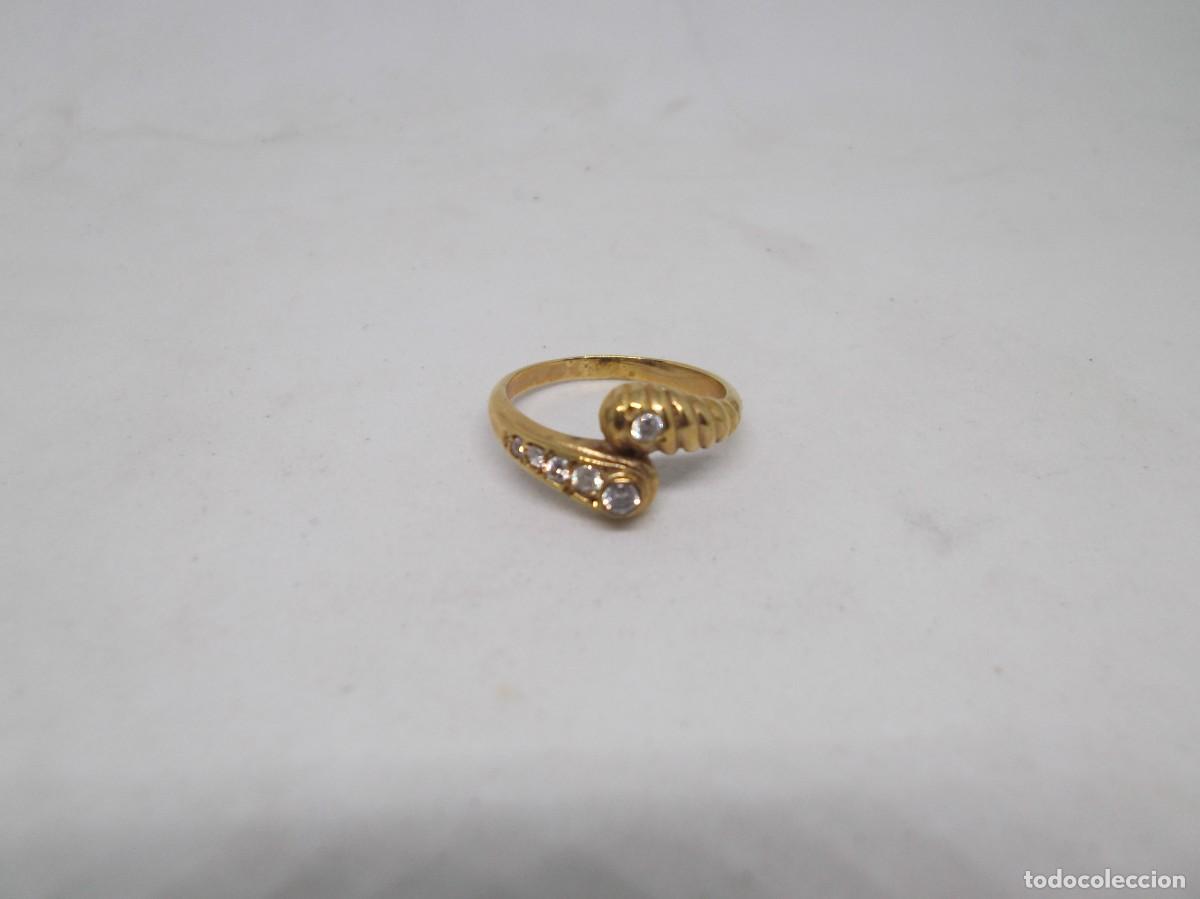 Joyeria: Anillo de bisuteria dorada con circonitas - Foto 2