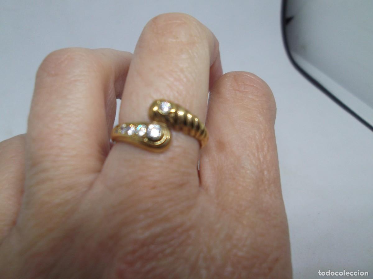Joyeria: Anillo de bisuteria dorada con circonitas - Foto 3