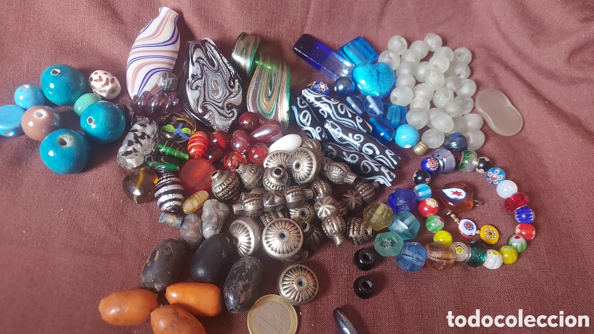 Joyeria: LOTE DE CUENTAS TRADICIONALES DE VIDRIO,Y CUENTAS DE MURANO ANTIGUAS