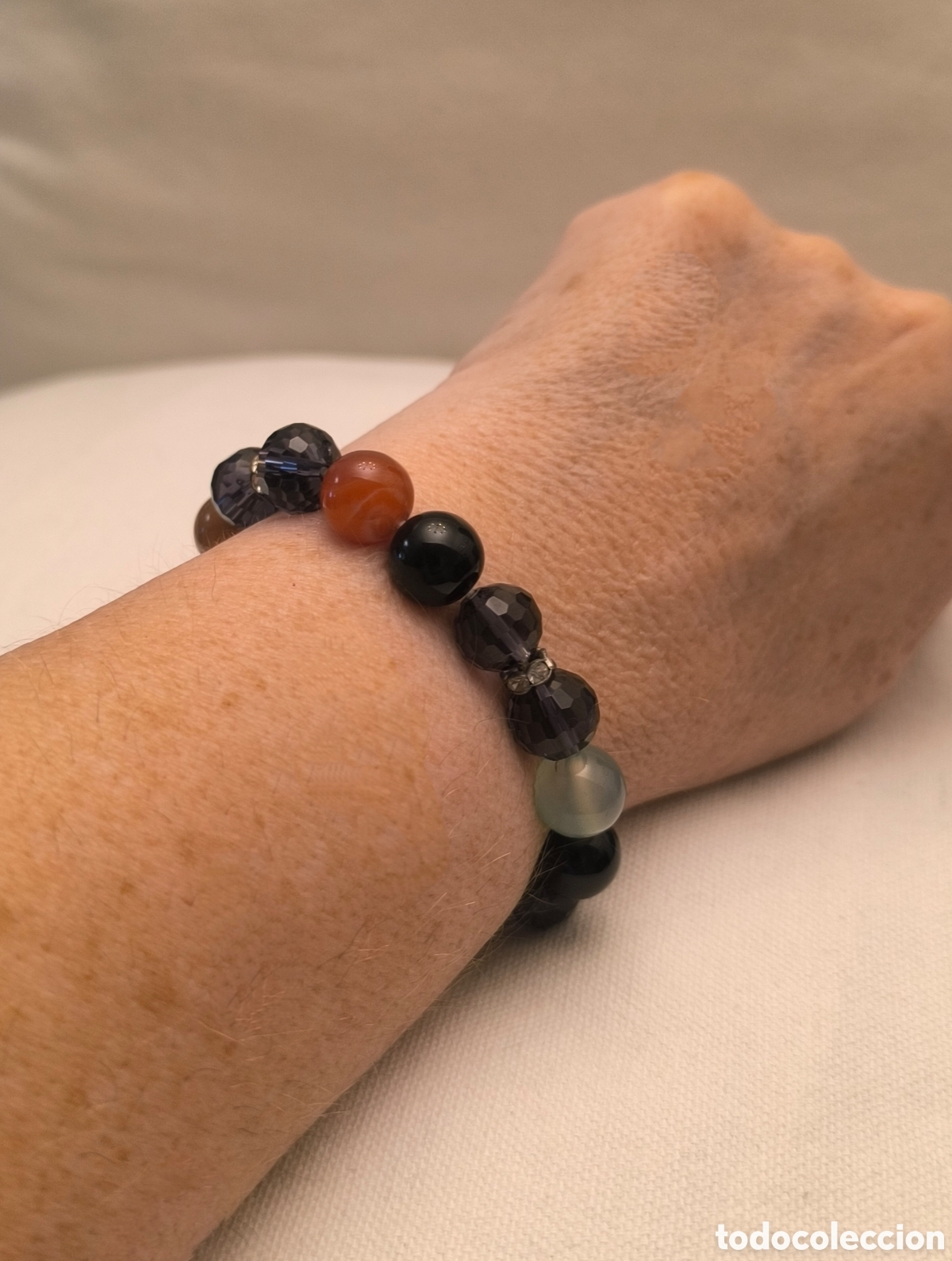 Schmuck: Vendo bonita pulsera el&aacute;stica hecha a mano de piedras semipreciosas