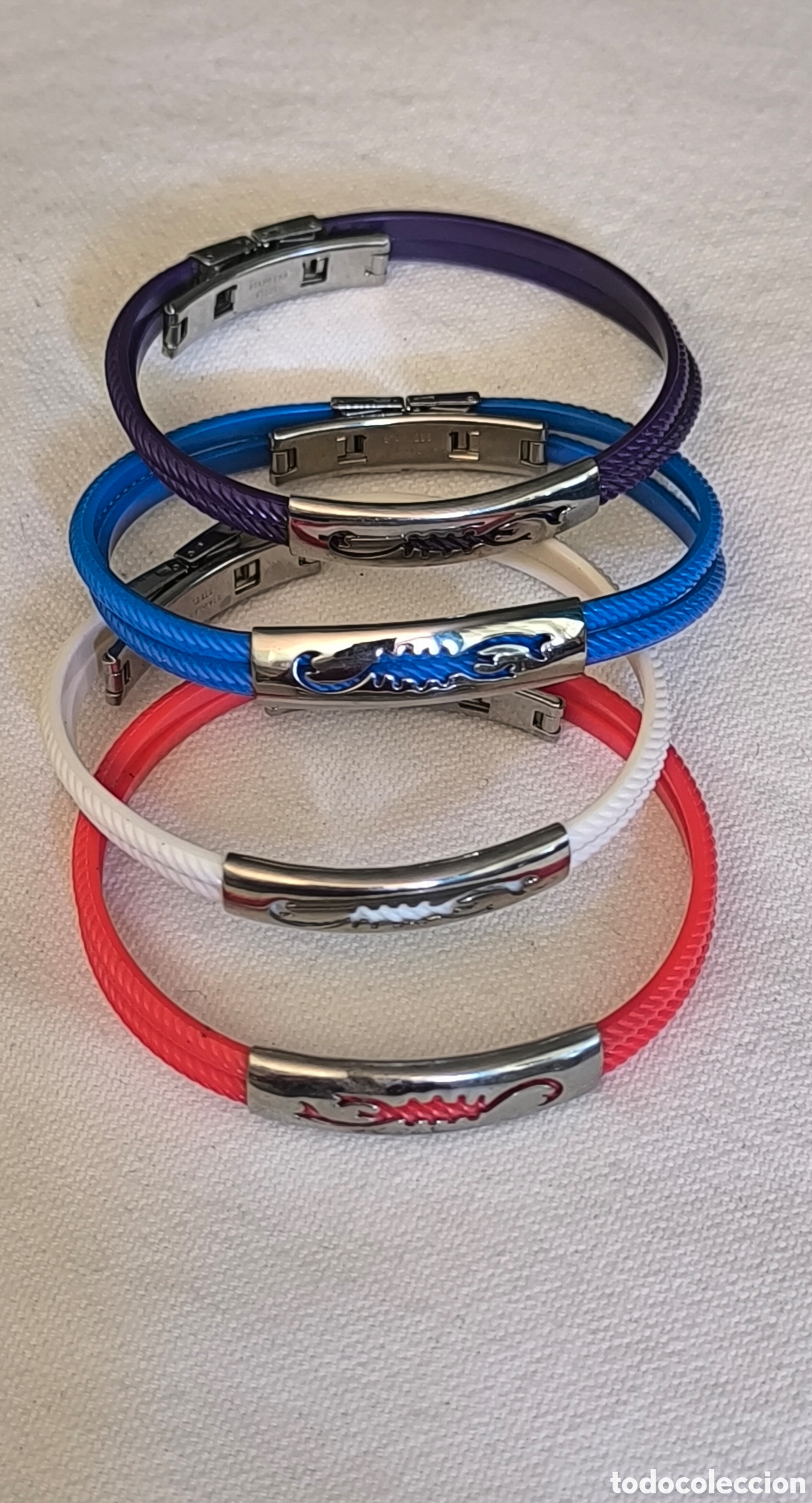 Joyeria: Vendo 4 pulseras con placa de acero totalmente nuevas - Foto 3