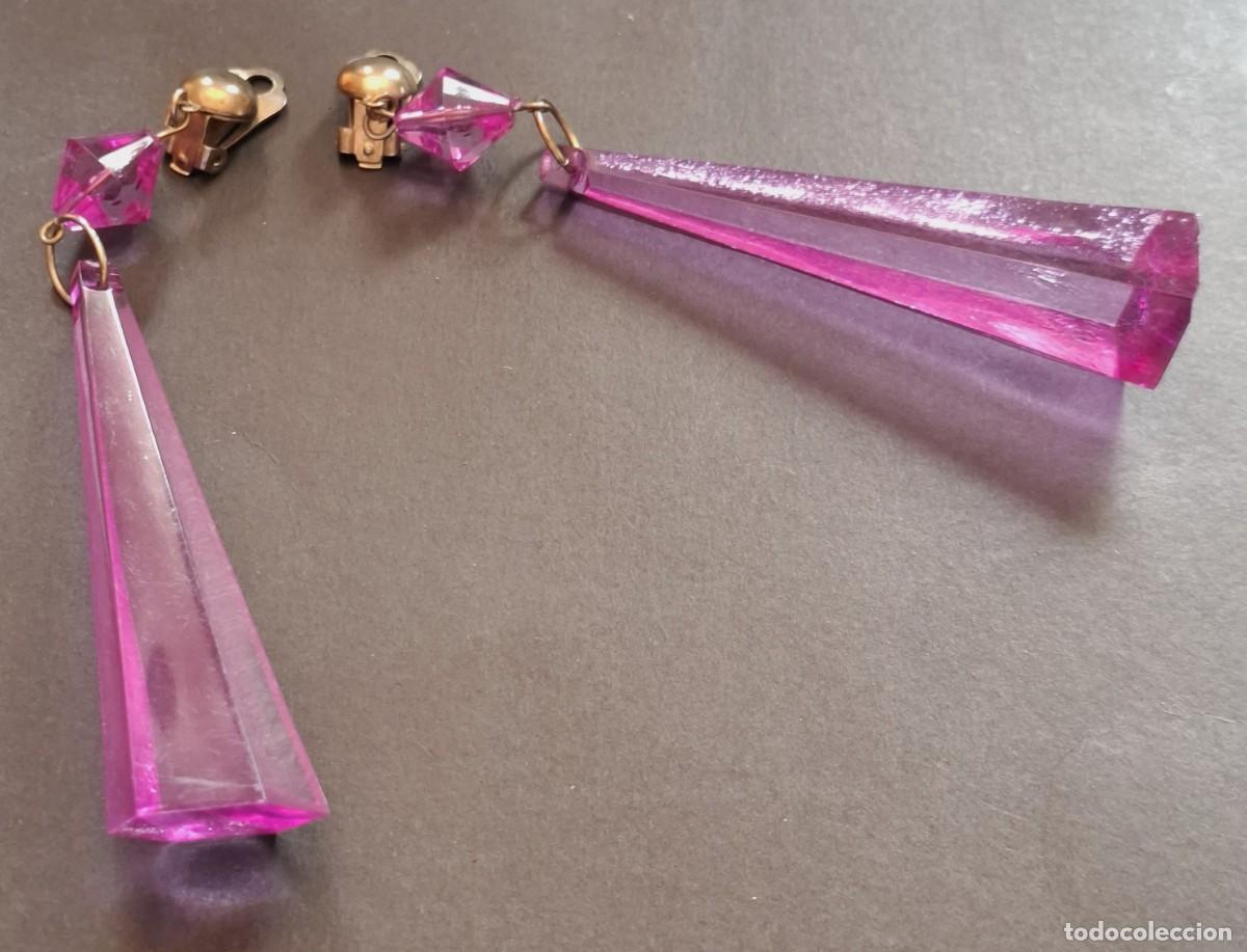 Joyeria: 2 Detalle de los pendientes con su forma de piramide hexagonal y los cierres omegas - Foto 2