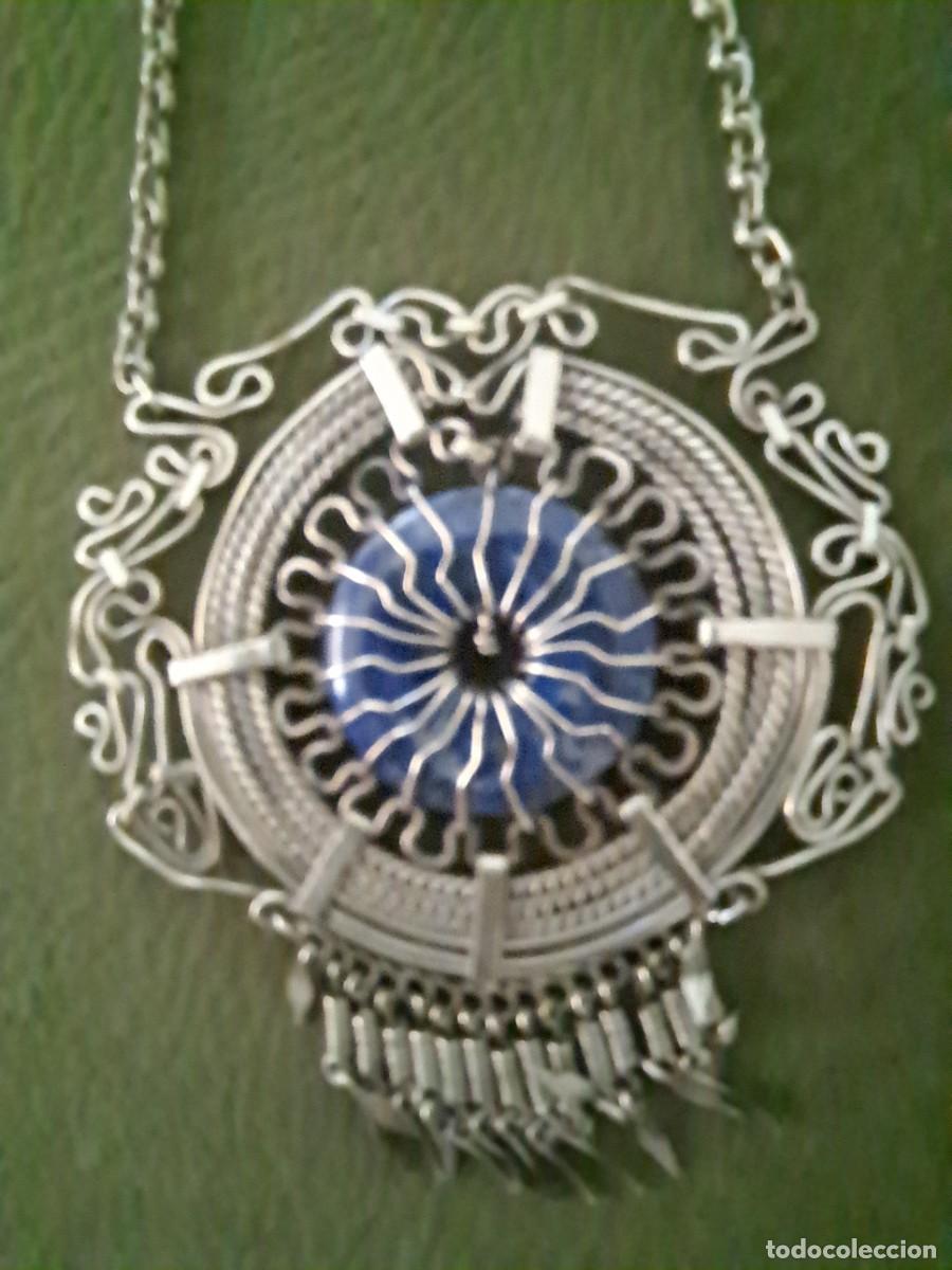 Joyeria: COLGANTE ETNICO PLATEADO CON PIEDRA AZUL