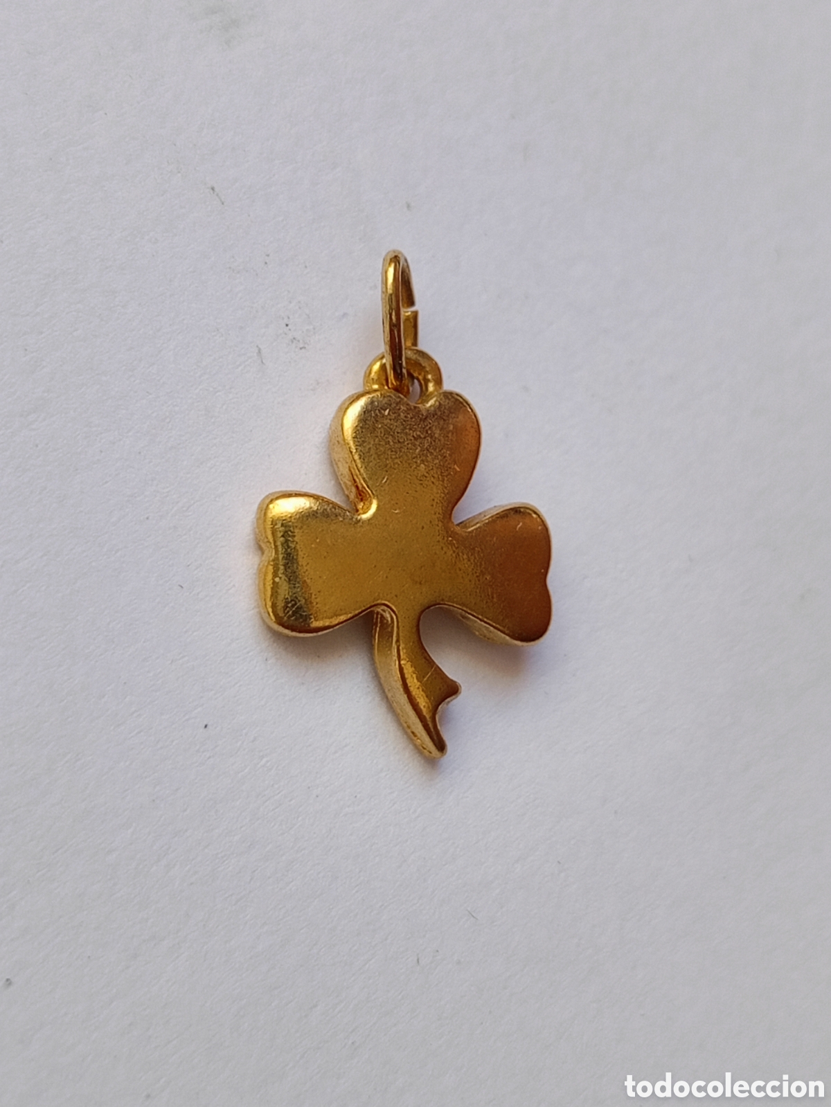 Joaillerie: Colgante amuleto tr&eacute;bol de la suerte en chapado en oro 1cm
