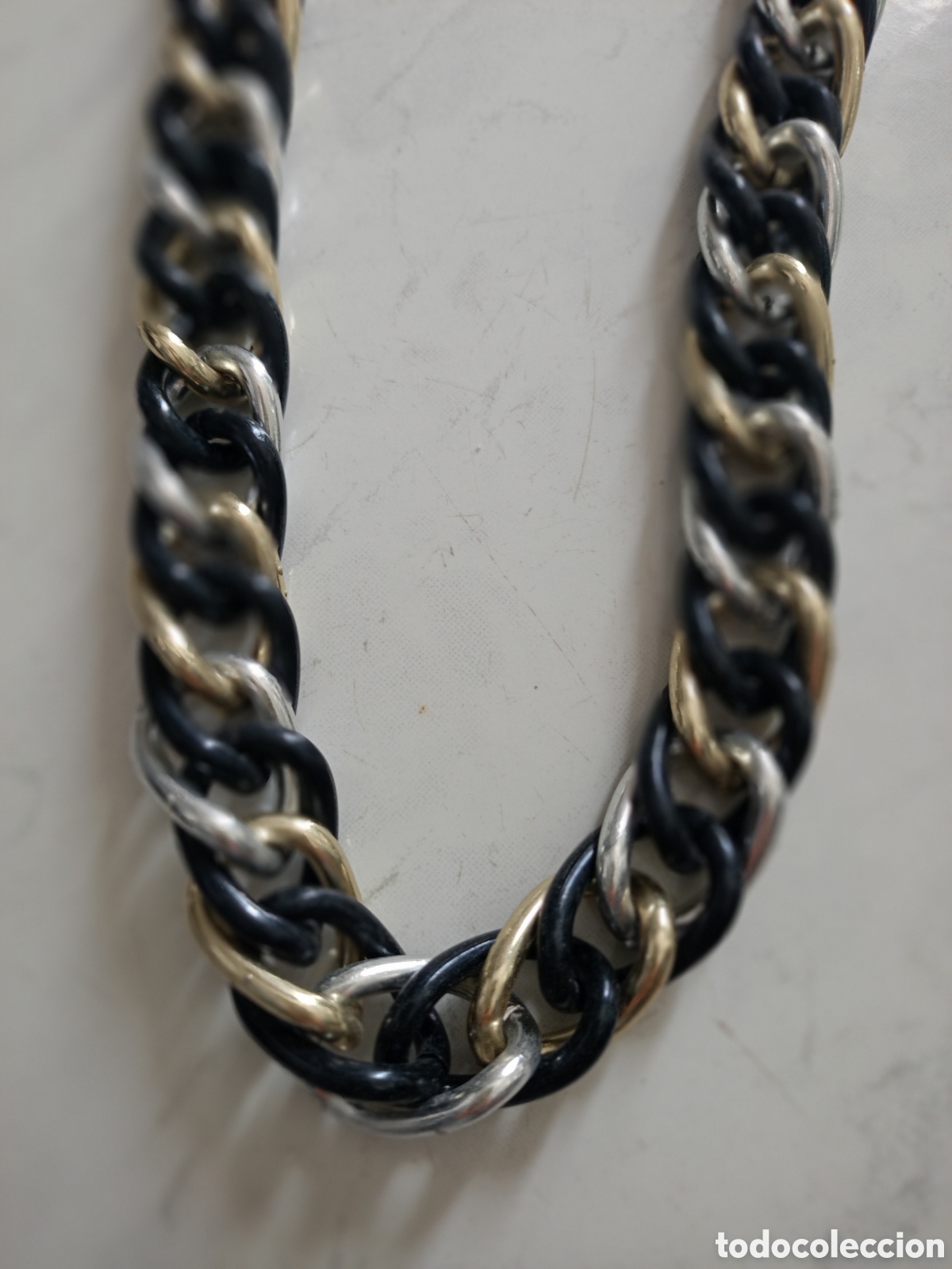 Joyeria: Collar tricolor con eslabones en dorado plateado y negro vintage a&ntilde;os 80