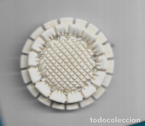 Joyeria: ANTIGUO BROCHE DE BISUTERIA - A&Ntilde;OS 40 - DE LA CASA - J. G. B.-SIN USAR