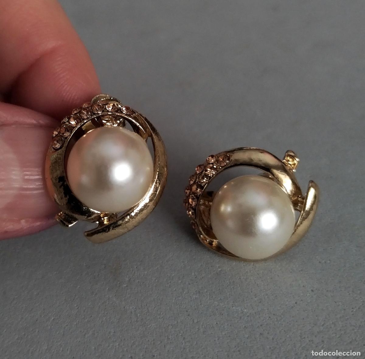 Joyeria: Pendientes dorados con perlas, cierre de clip. - Foto 3