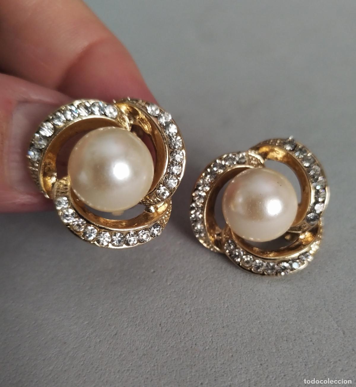 Joyeria: Pendientes dorados con perlas, cierre de clip. - Foto 2