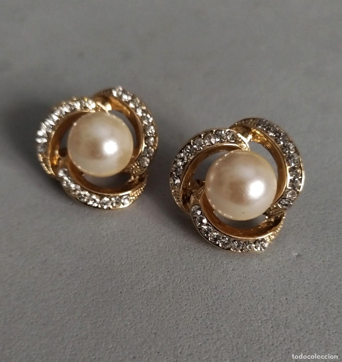 Joyeria: Pendientes dorados con perlas, cierre de clip. - Foto 3