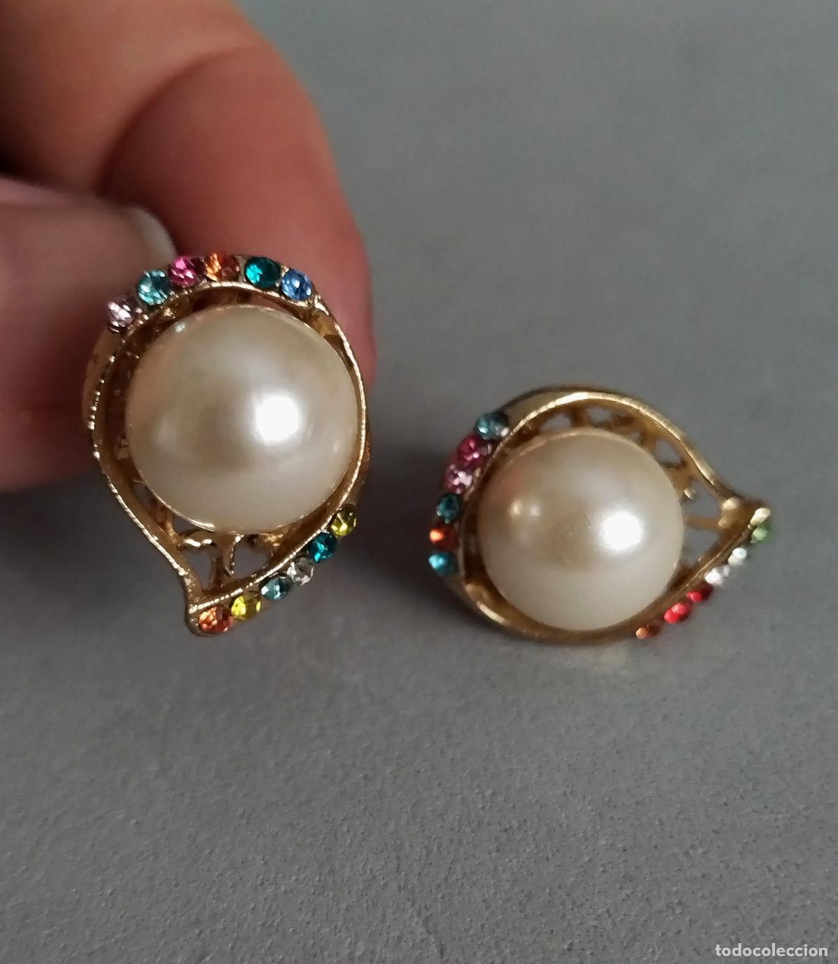 Joyeria: Pendientes dorados con perlas, cierre de clip. - Foto 3