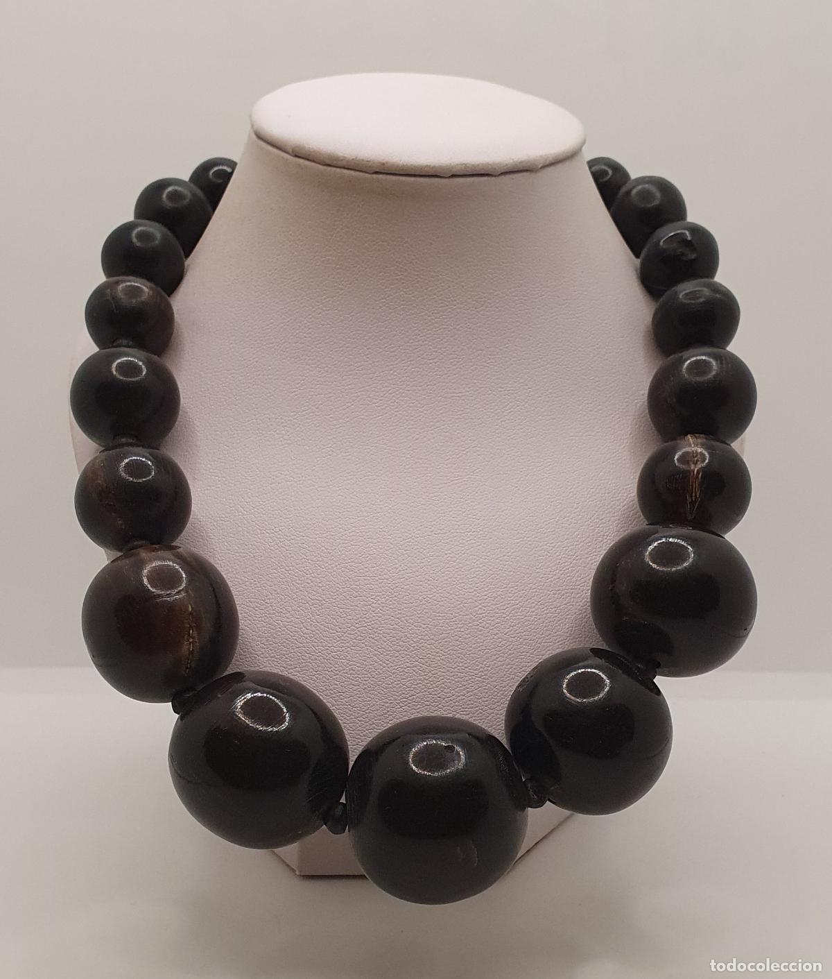 Joyeria: Gargantilla vintage &eacute;tnica con grandes esferas de madera lacadas en marr&oacute;n wengu&eacute;.