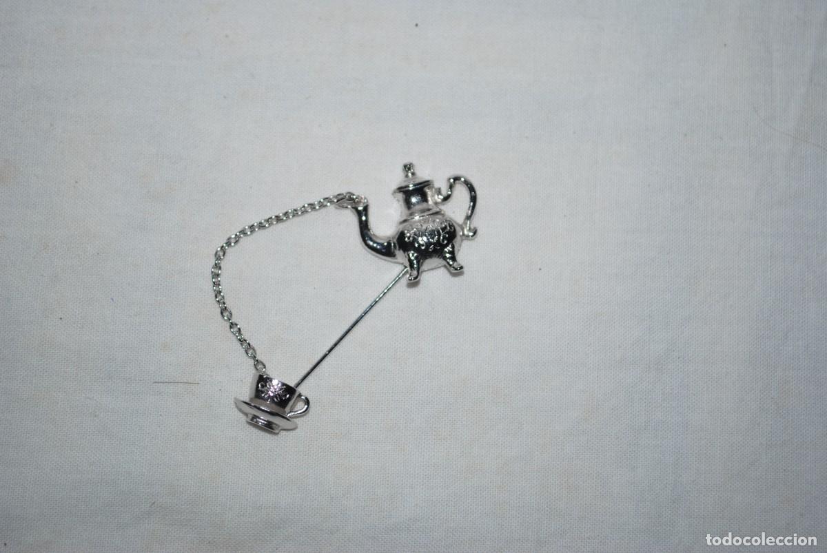 Joyeria: BROCHE AVON SIMULANDO UNA TETERA