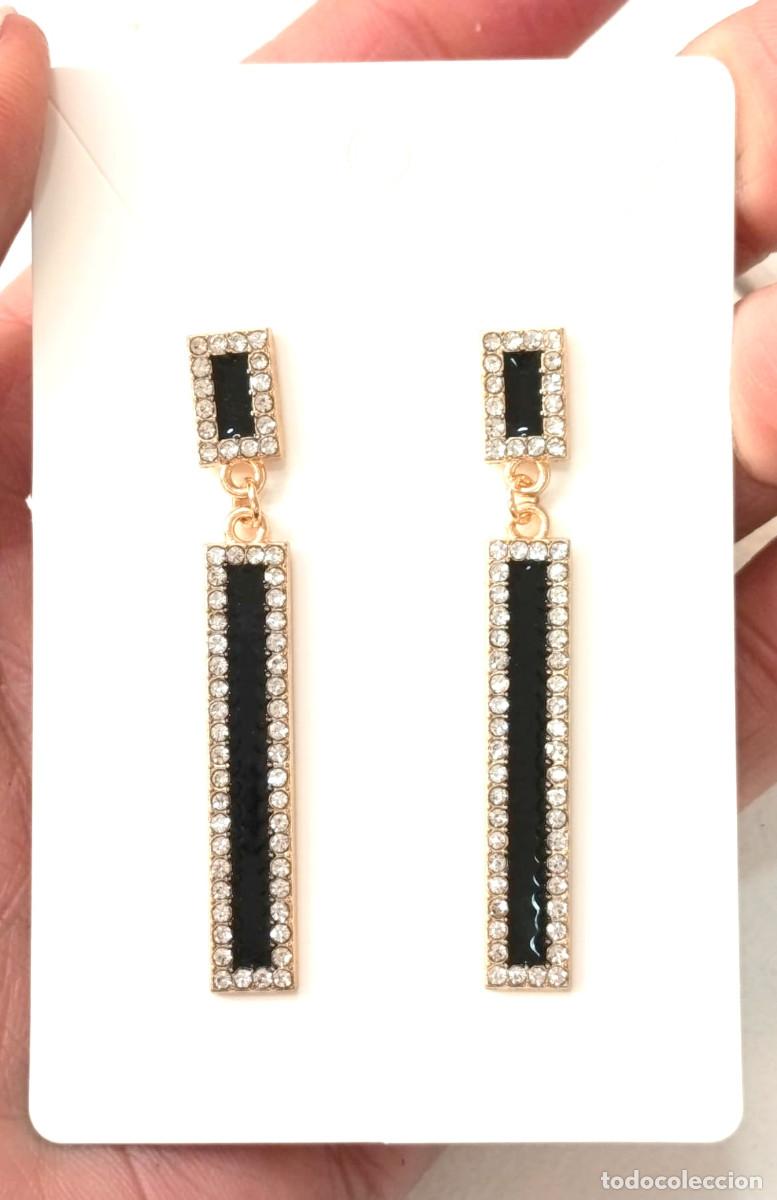 Joyeria: Pendientes largos color oro y negro con strass, Nuevos