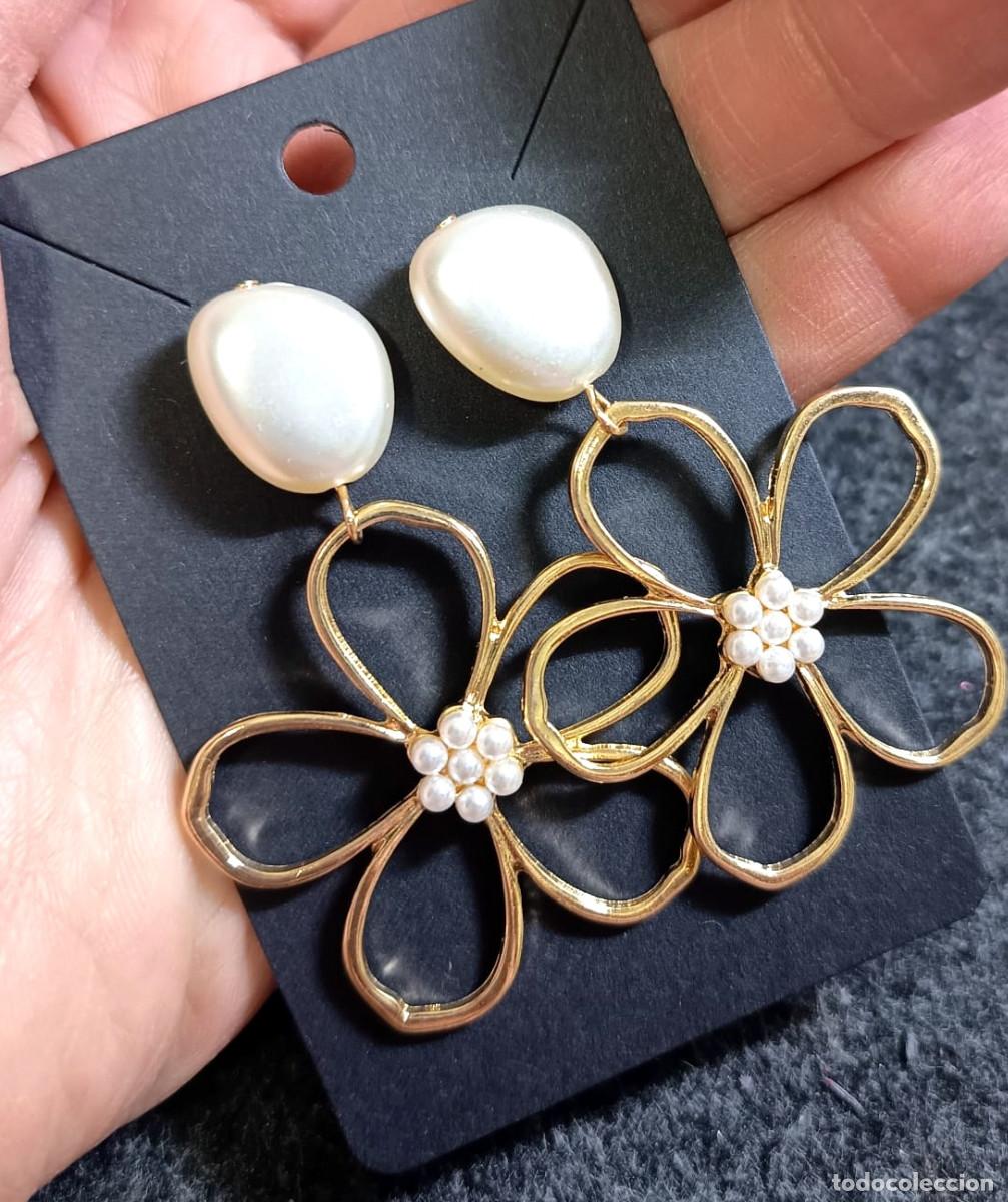 Joyeria: Pendientes largos color oro y perla, Nuevos
