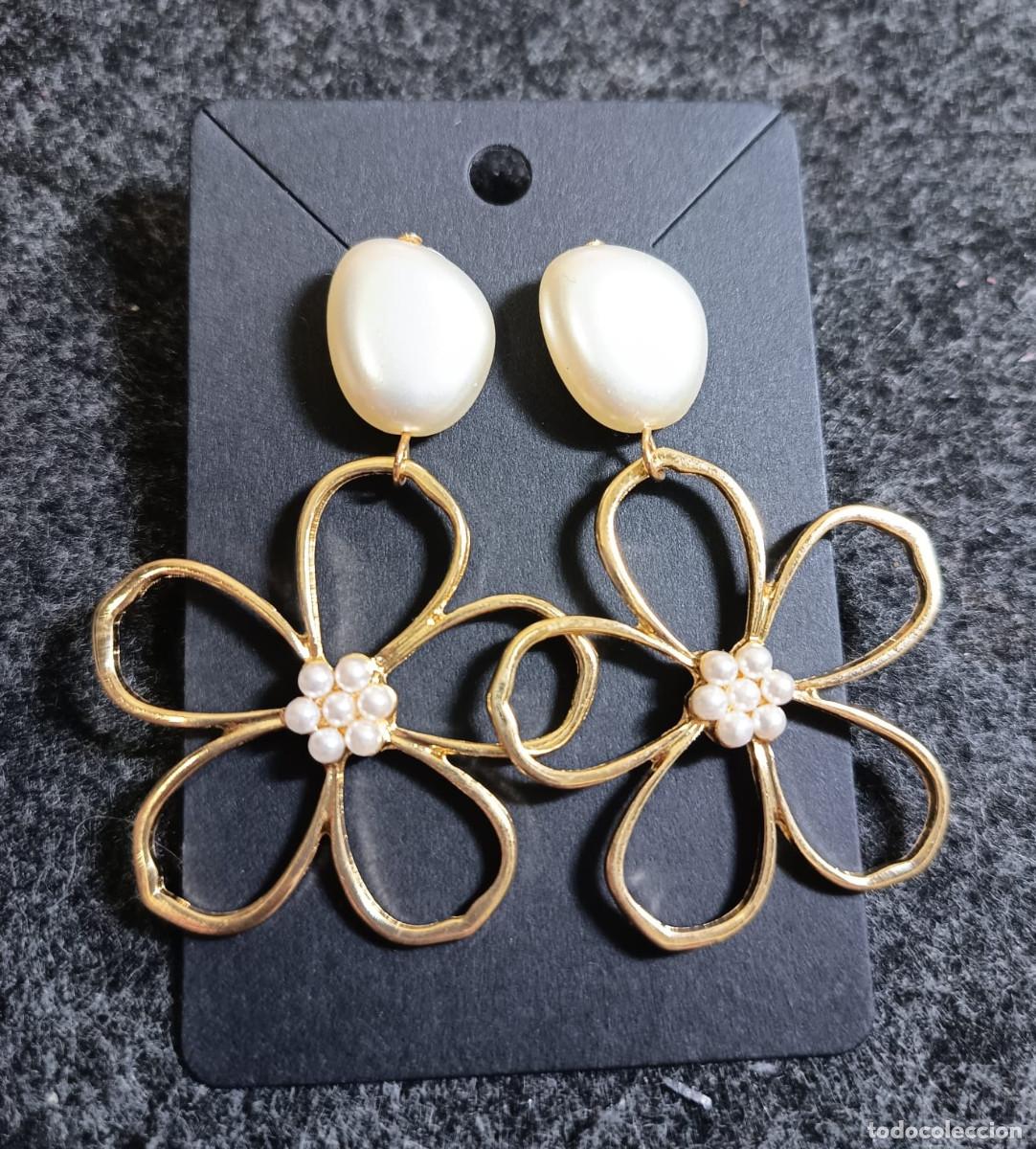 Joyeria: Pendientes largos color oro y perla, Nuevos - Foto 2