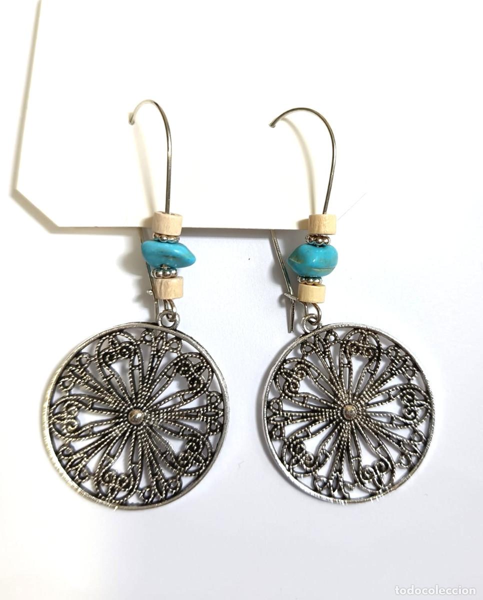 Joyeria: Pendientes largos Boho color plata con madera y piedra azul, Nuevos