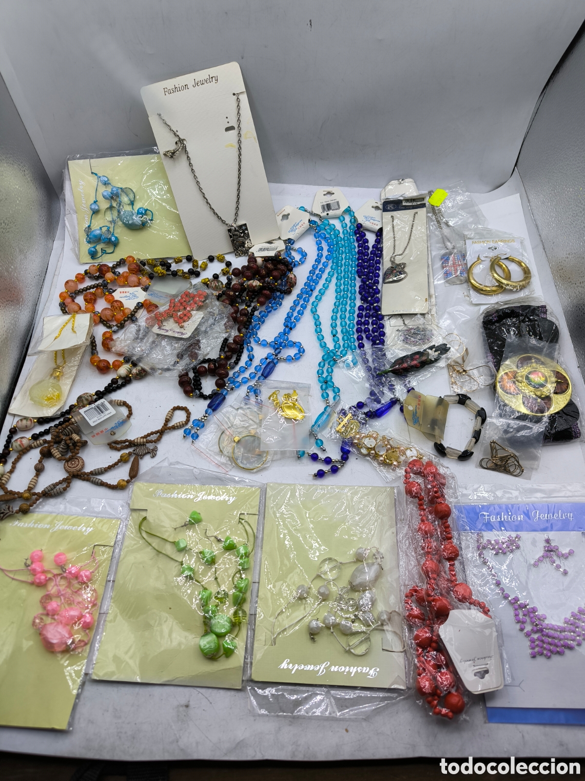 Joaillerie: 200 art&iacute;culos de bisuter&iacute;a nuevos, m&aacute;s de 6 kilos