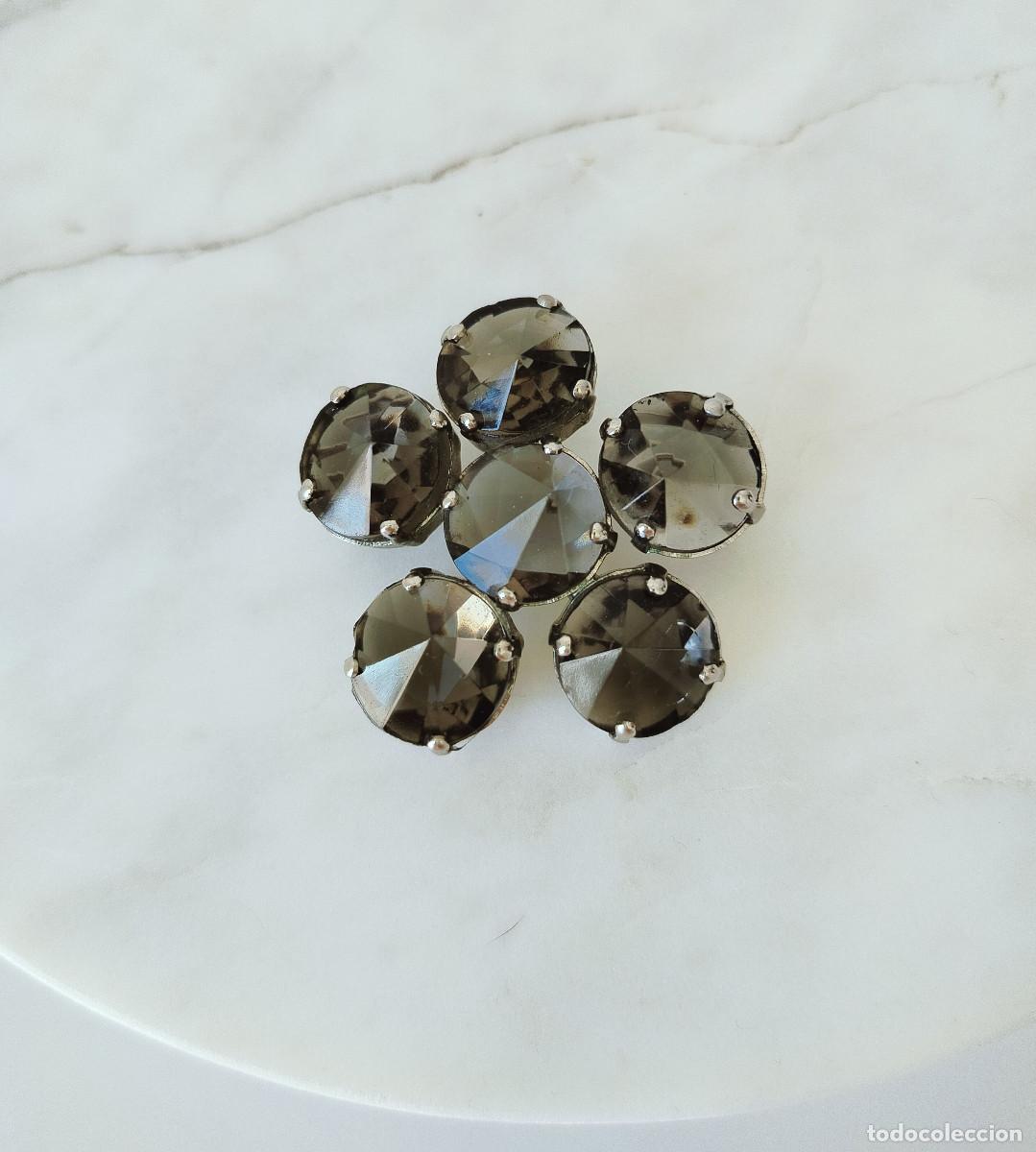 Joyeria: Broche vintage de vidrio ahumado // Broche gris vidrio tallado