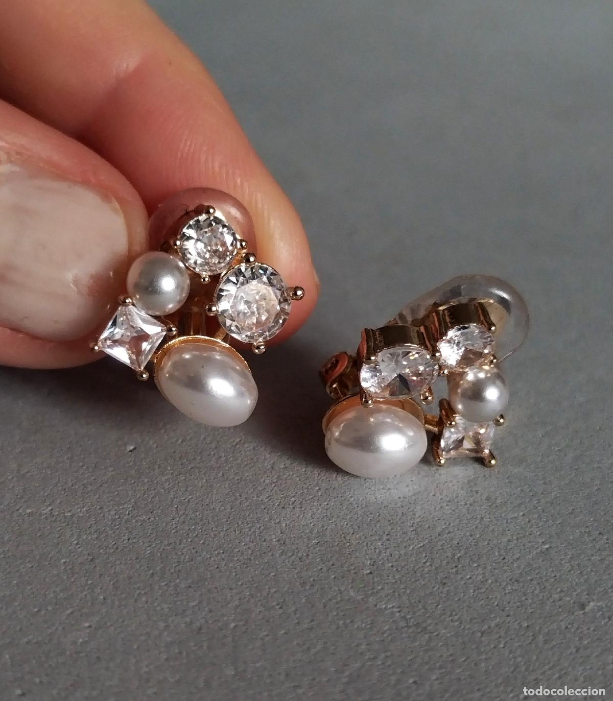 Joyeria: Pendientes bisuter&iacute;a, con perlas, y brillantitos, cierre de clip.