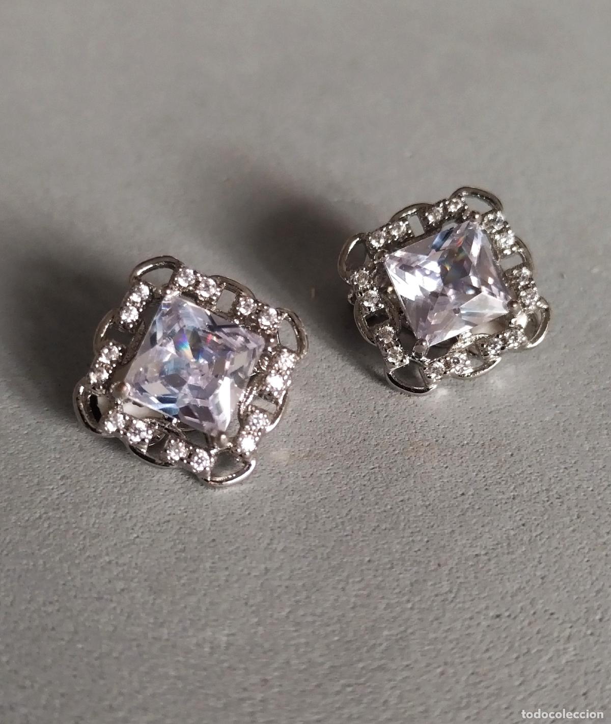 Joyeria: Pendientes plateados con circonitas, cierre de clip. - Foto 2