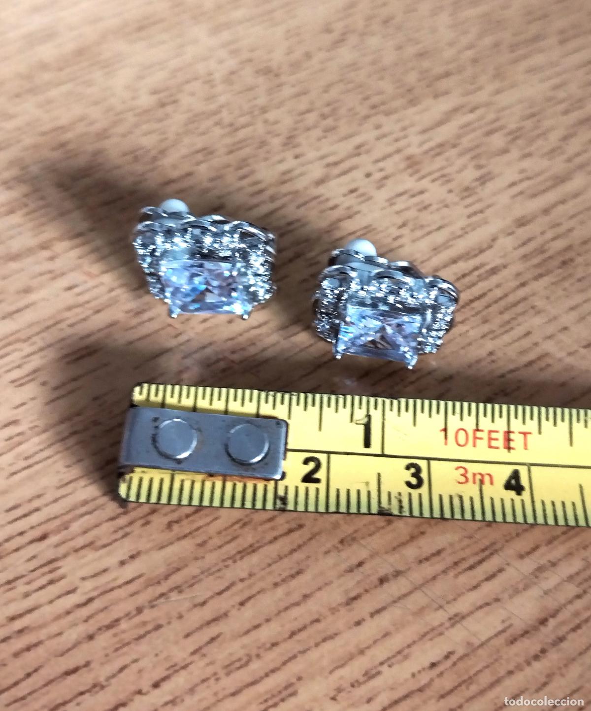 Joyeria: Pendientes plateados con circonitas, cierre de clip. - Foto 3