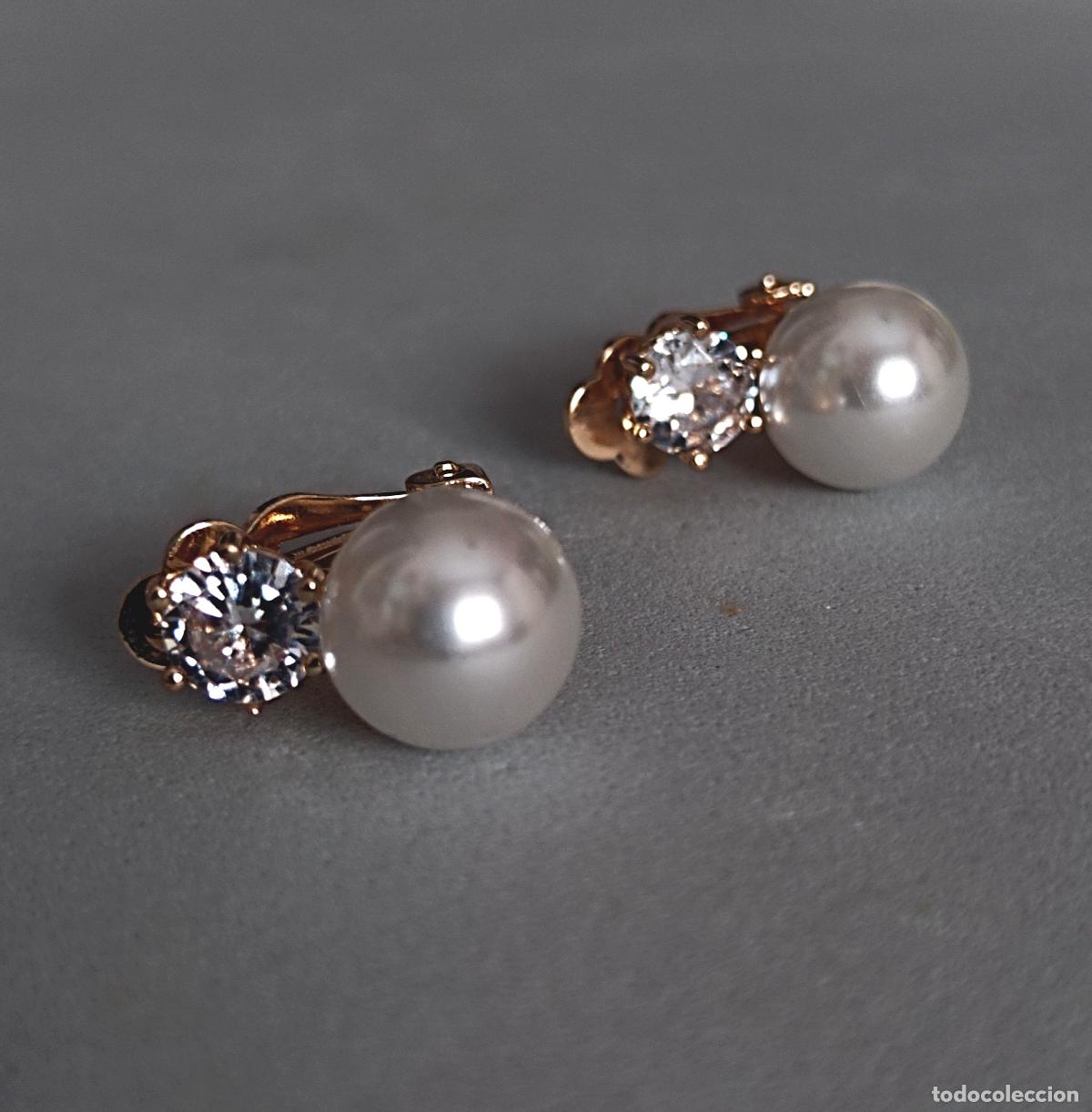Joyeria: Pendientes dorados con perlas y circonitas. - Foto 3