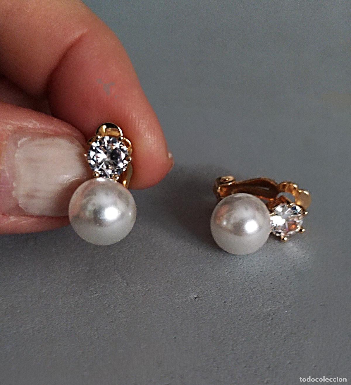 Joyeria: Pendientes dorados con perlas y circonitas. - Foto 5