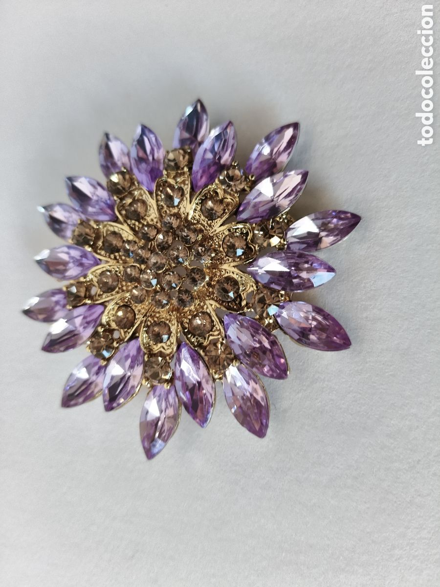 Joyeria: Enorme broche margarita acabado en oro y cristal Checo lila