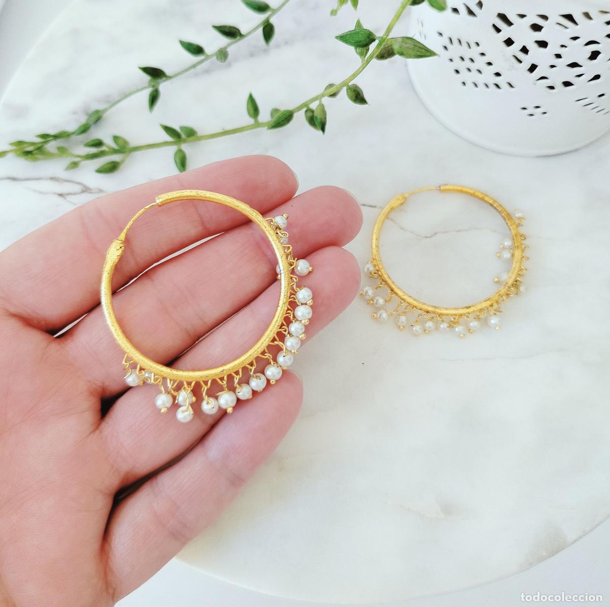 Joyeria: Pendientes dorados con peque&ntilde;as perlas // Pendientes de aro elegantes estilo boho