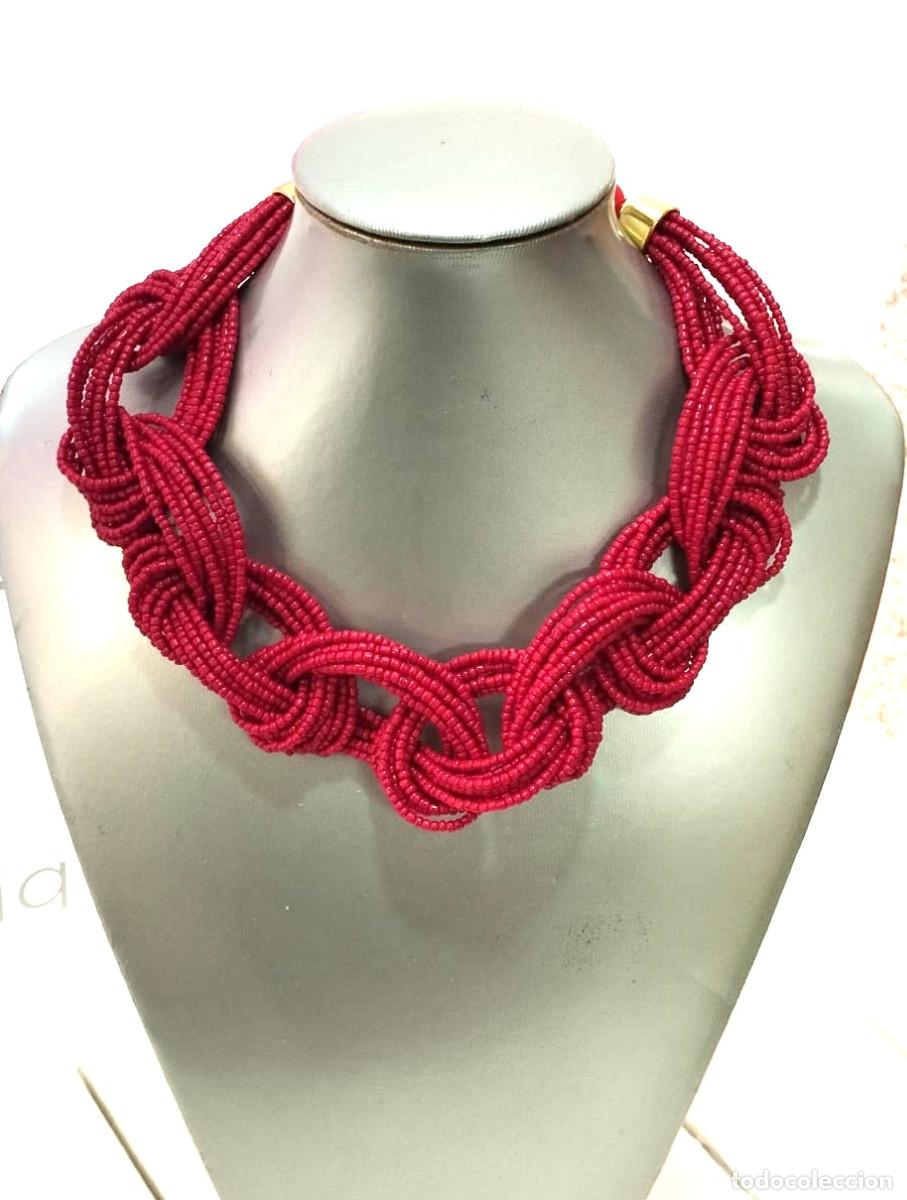 Joyeria: Collar corto color rojo oscuro , Nuevo