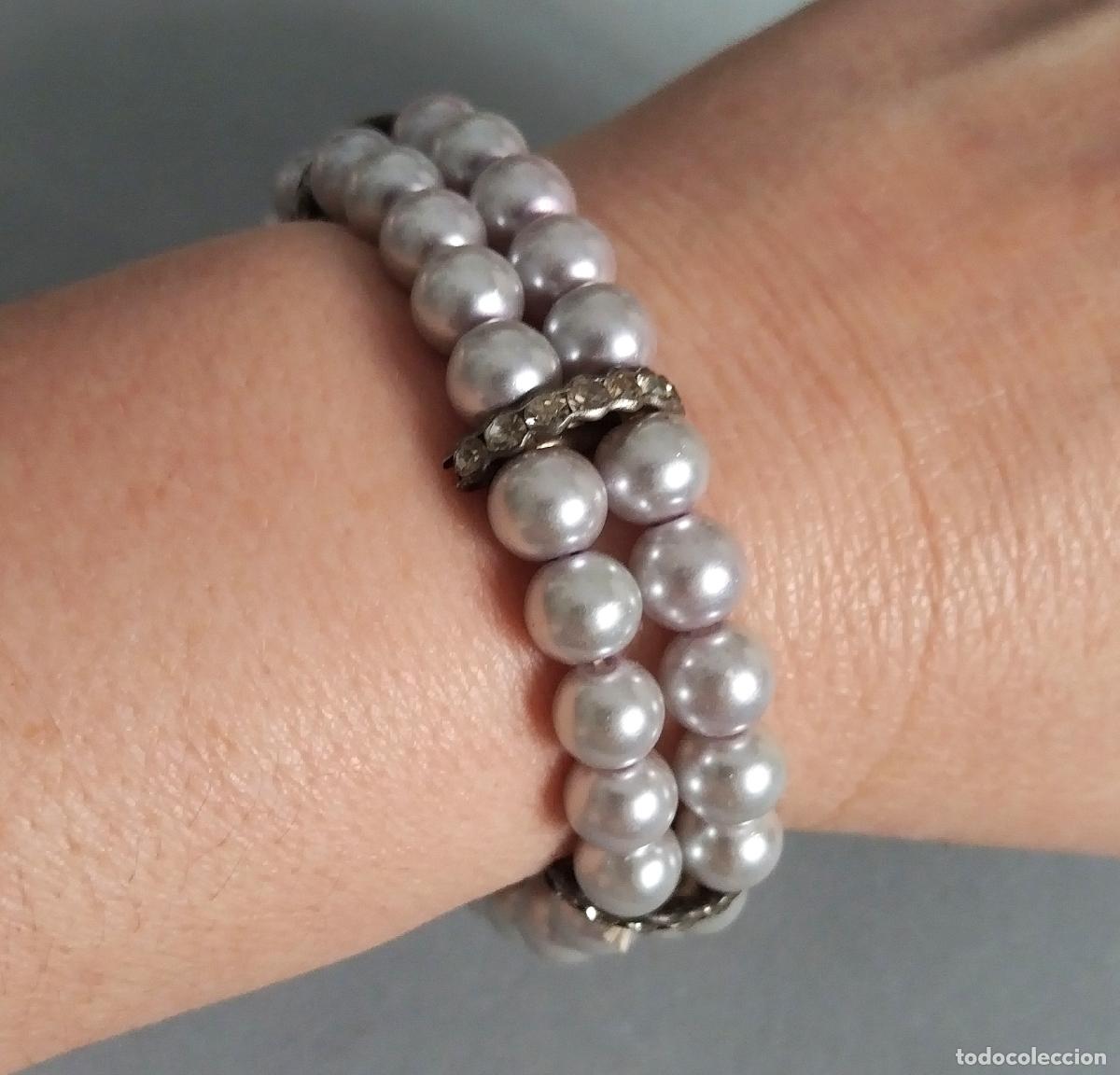 Joyeria: Pulsera el&aacute;stica, perlas.