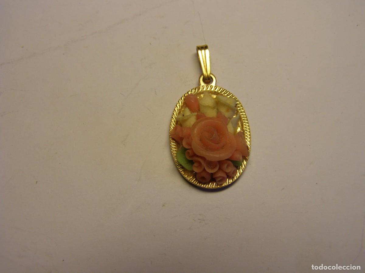 Joyeria: Viejo colgante tipo colage Murano.