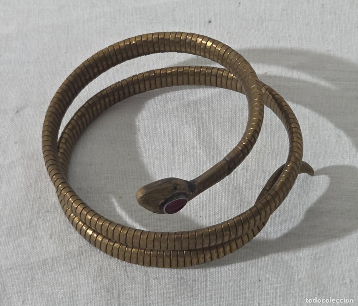 Joyeria: Pulsera antigua de lat&oacute;n en forma de serpiente, siglo XlX principios del XX