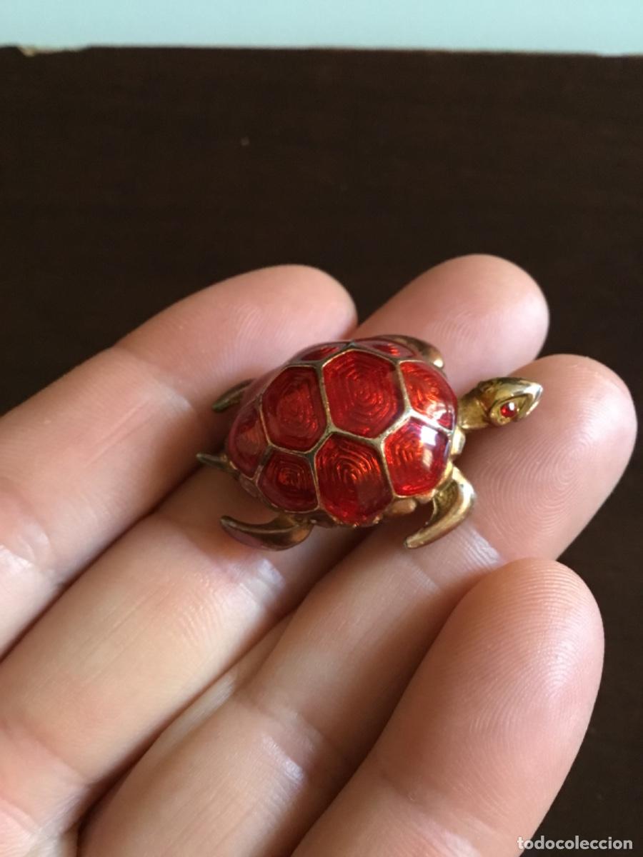 Joyeria: BROCHE DE AGUJA TORTUGA ESMALTADO ORIGINAL A&Ntilde;OS 70