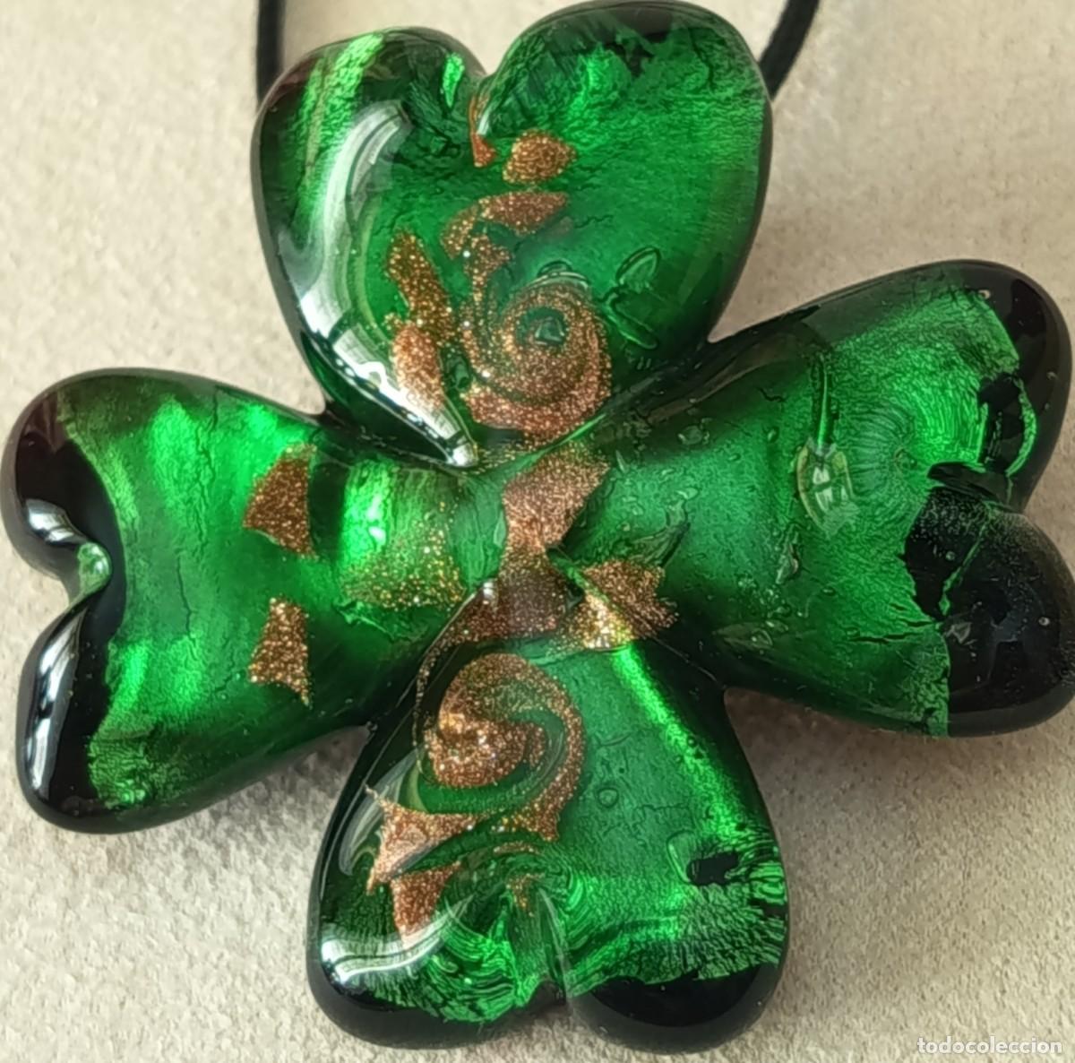 Joyeria: BELL&Iacute;SIMO COLGANTE DE CRISTAL DE MURANO EN FORMA DE TR&Eacute;BOL DE CUATRO HOJAS