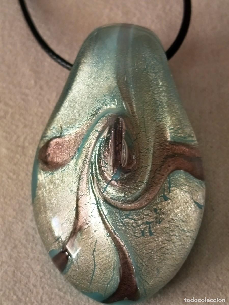Joyeria: ELEGANTE COLGANTE DE CRISTAL DE MURANO EN TONO VERDE, MARR&Oacute;N Y PLATA
