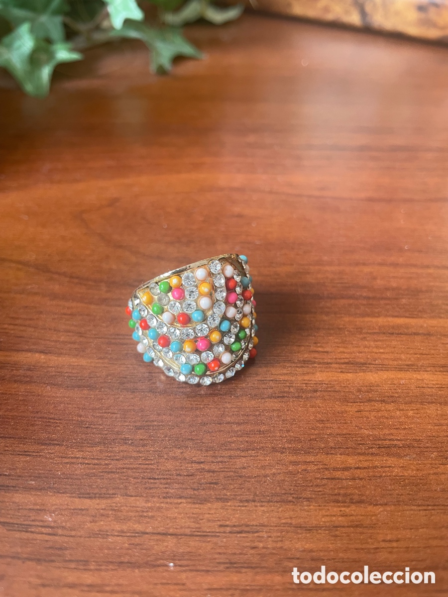 Joyeria: anillo de bisuter&iacute;a color dorado con cristales