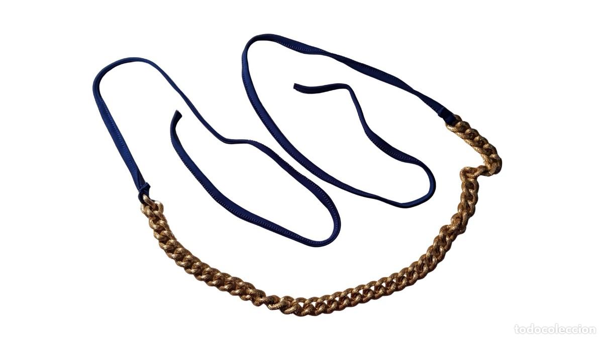 Joyeria: CINTUR&Oacute;N COLLAR LARGO &middot; TEJIDO AZUL MARINO + CADENA ESLABONES CUBANOS DORADOS &middot; A&Ntilde;OS 80/90