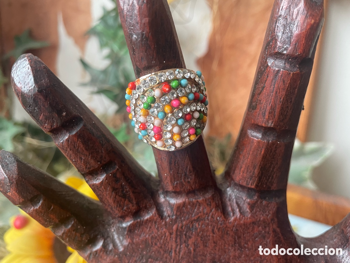 Joyeria: anillo de bisuter&iacute;a dorado con cristales