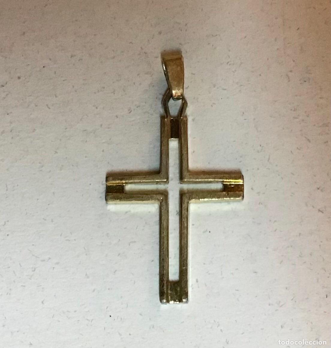Joyeria: CRUZ DE METAL DORADO