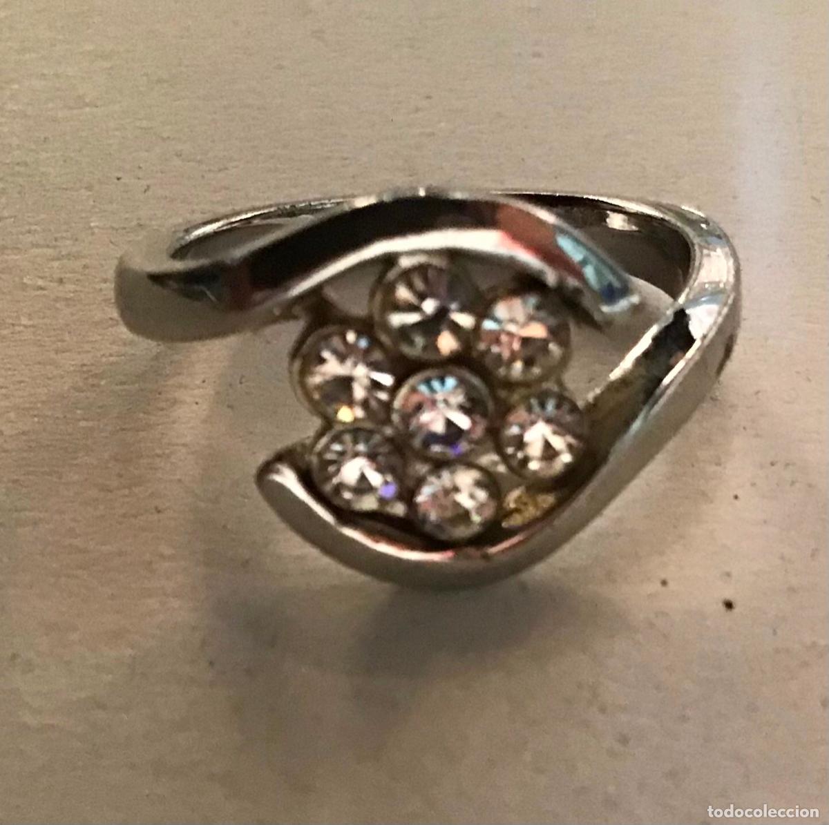 Joyeria: ANILLO PLATEADO Y CRISTAL