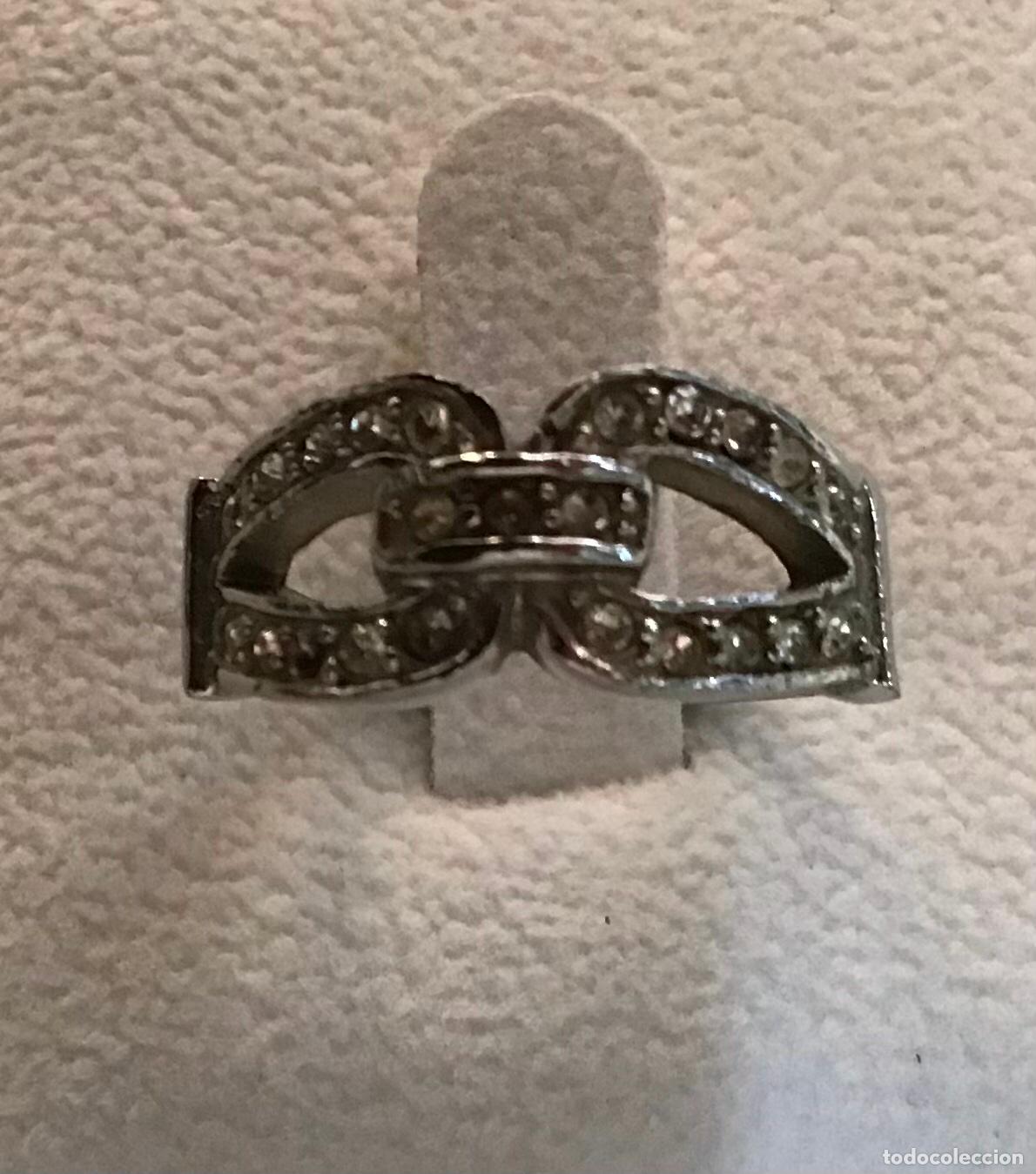 Joyeria: ANILLO PLATEADO Y CRISTAL
