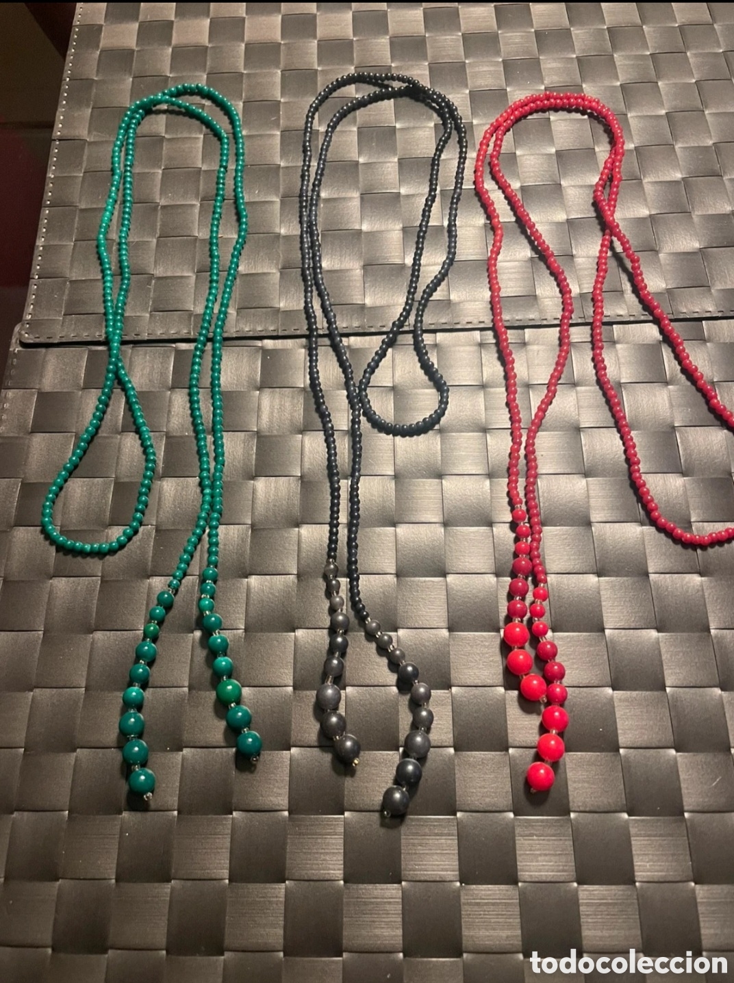 Joyeria: Tres Collares bolas diferenyes colorres