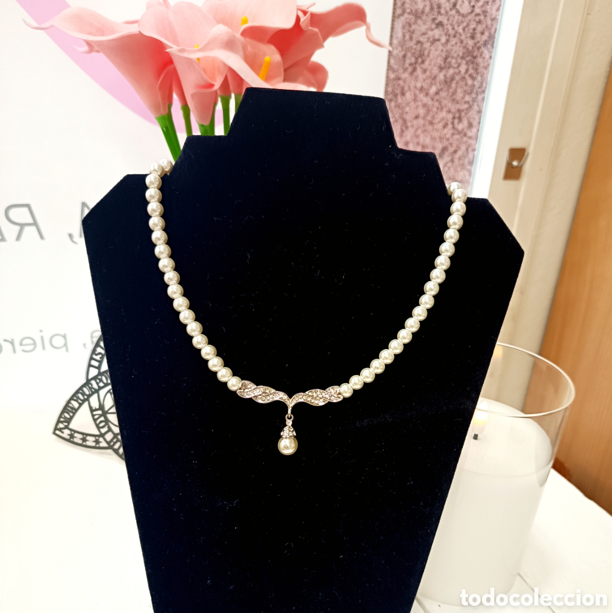 Joyeria: Collar corto perlas blancas con colgante central, nuevo